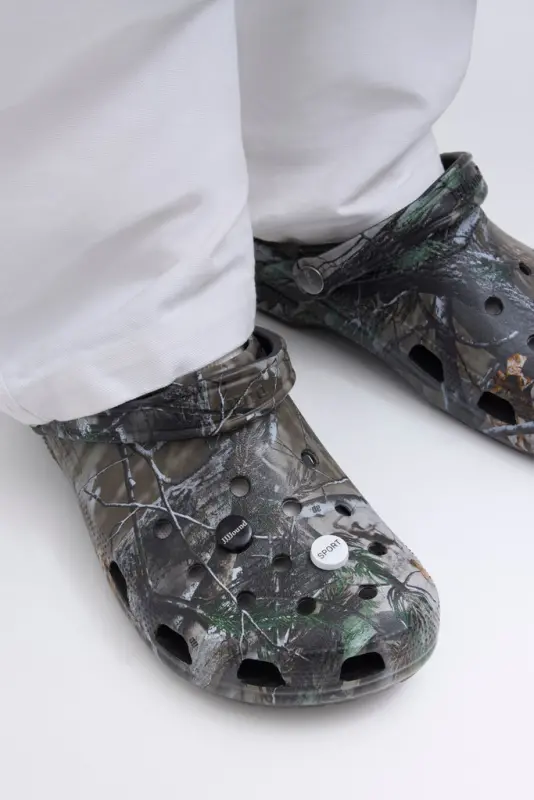 JJJJound Crocs Classic Clogs – Realtree/Black online