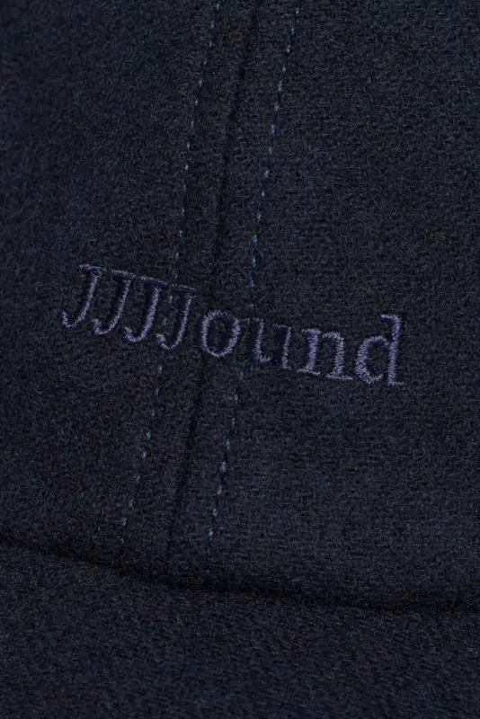 Logo Weekend Wool Cap – Navy online